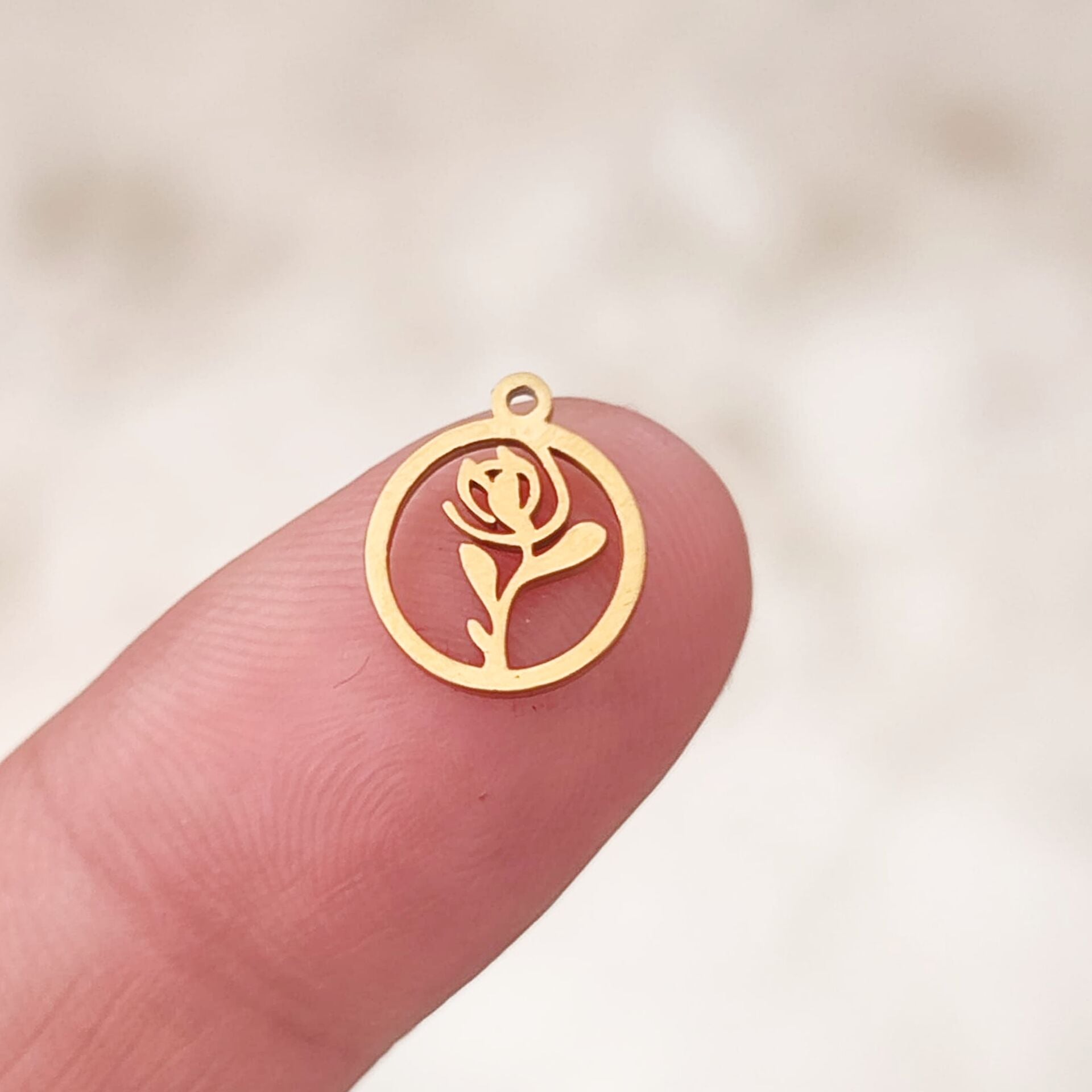 ÇLS-40 A Kalite Kaplama Altın Renk 316L Cerrahi Çelik Mini Gül Sallantı