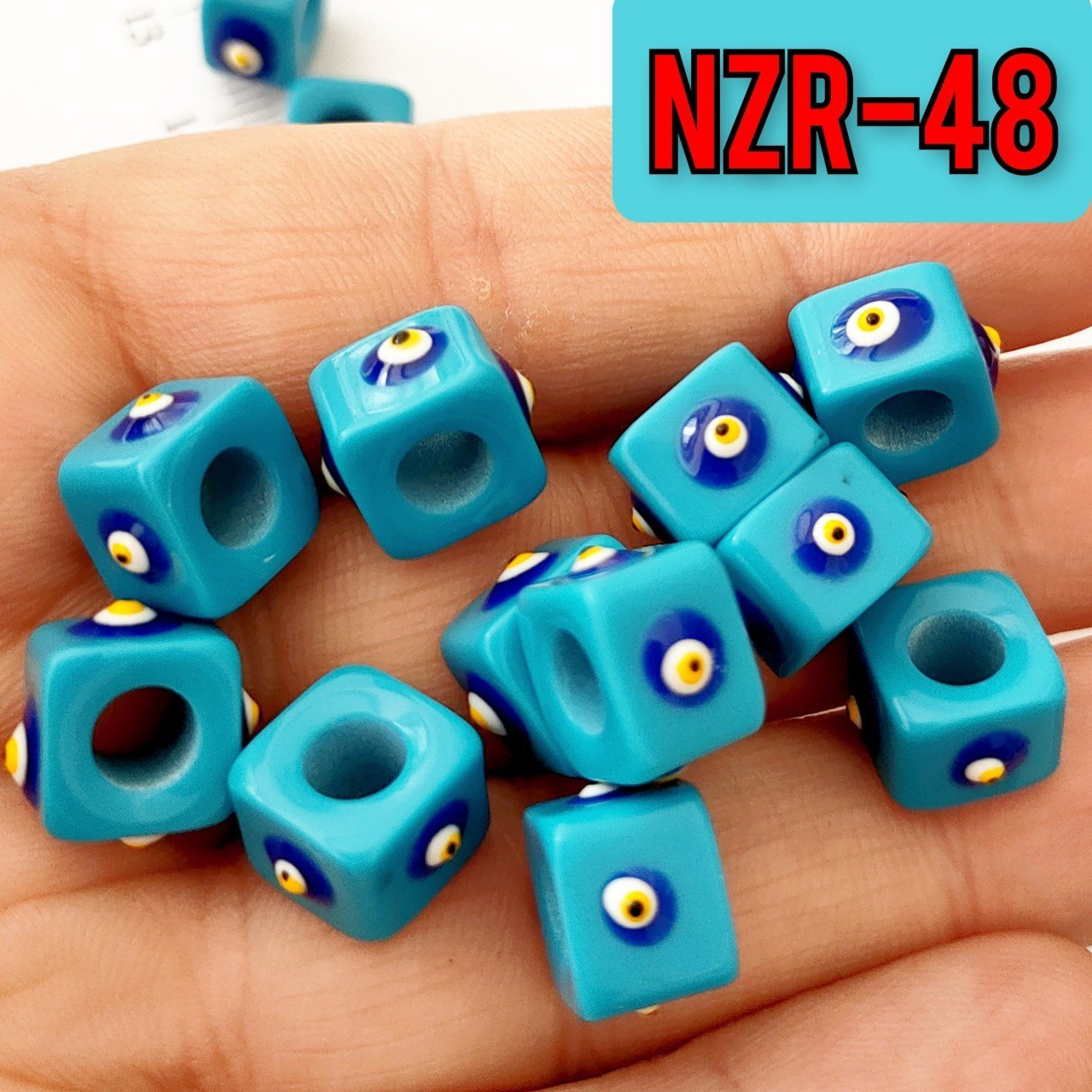 NZR-48 Mineli Gözlü Klasik Akrilik Küp Boncuk  10*7.5 mm