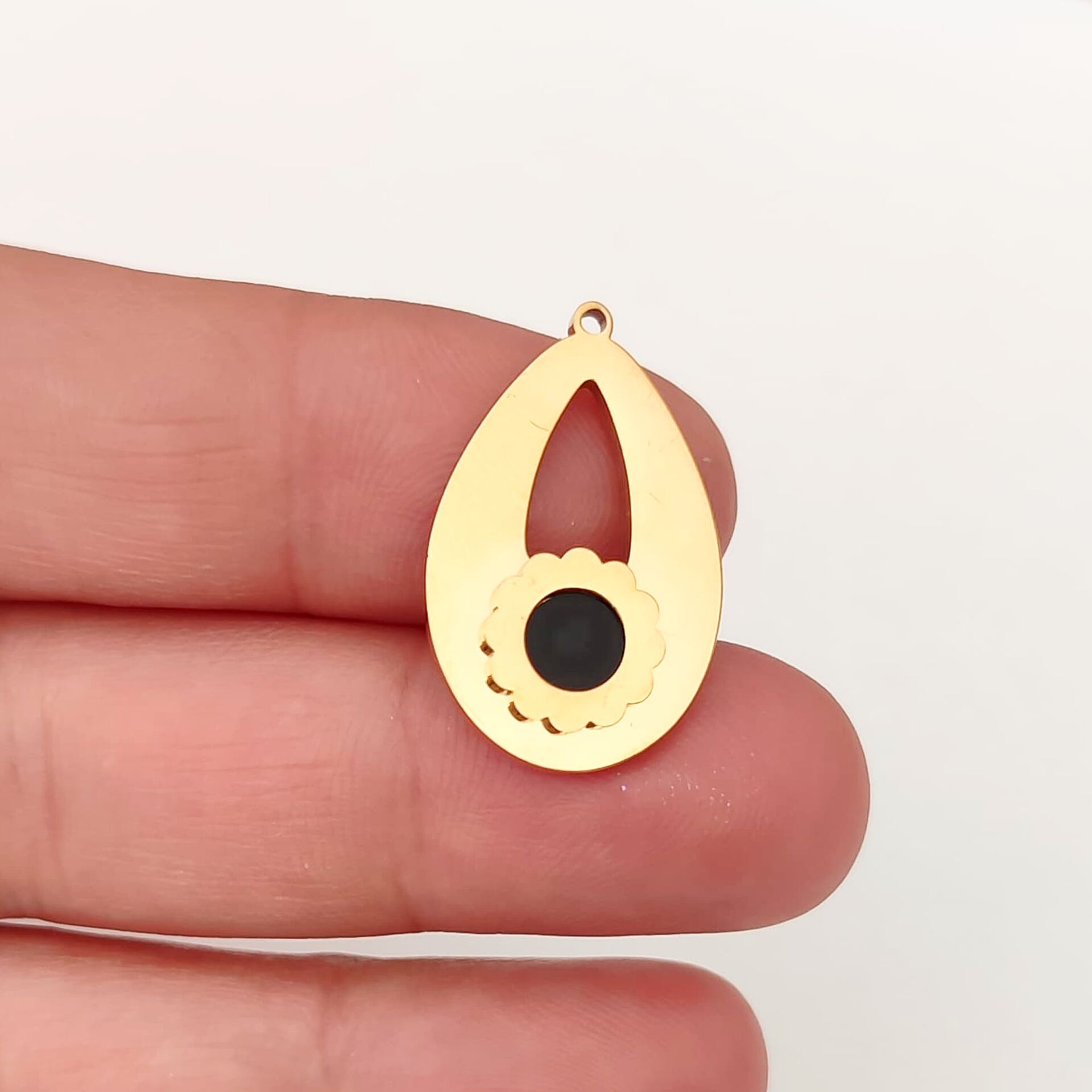 ÇLS-53 A Kalite Kaplama Altın Renk 316L Cerrahi Çelik Siyah Taşlı Damla Kolye Ucu