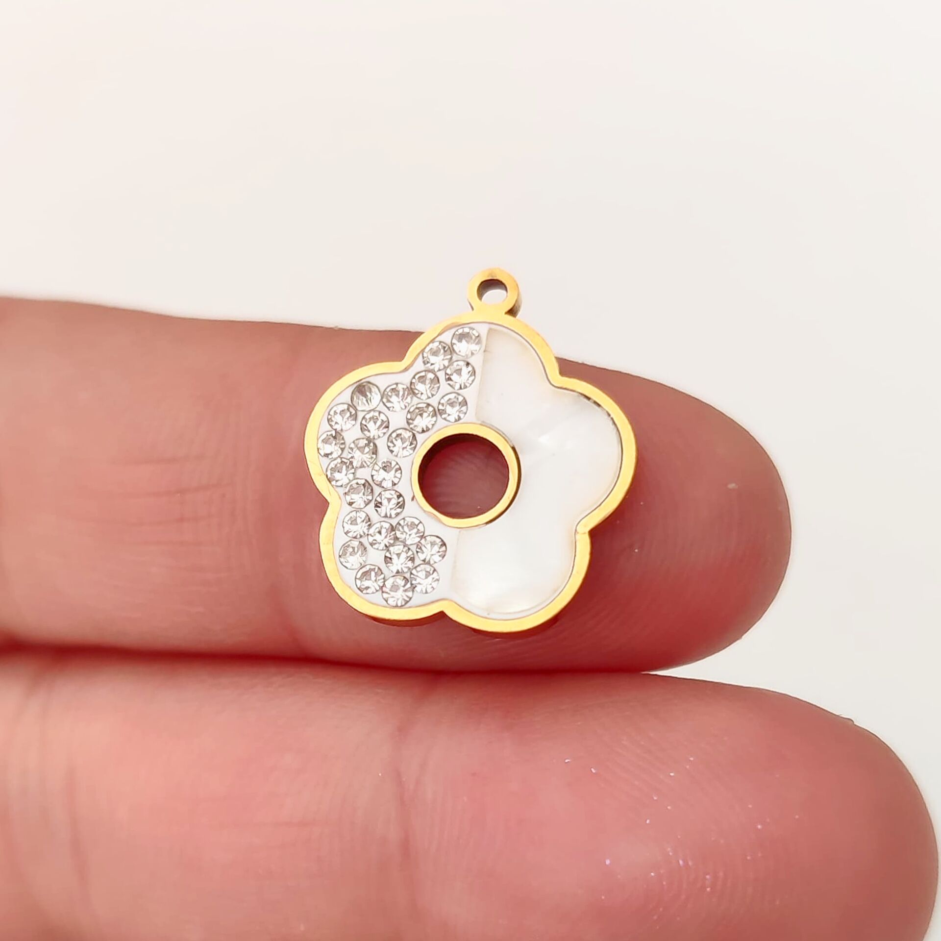 ÇLS-54 A Kalite Kaplama Altın Renk 316L Cerrahi Çelik Taşlı Sedefli Çiçek Kolye Ucu