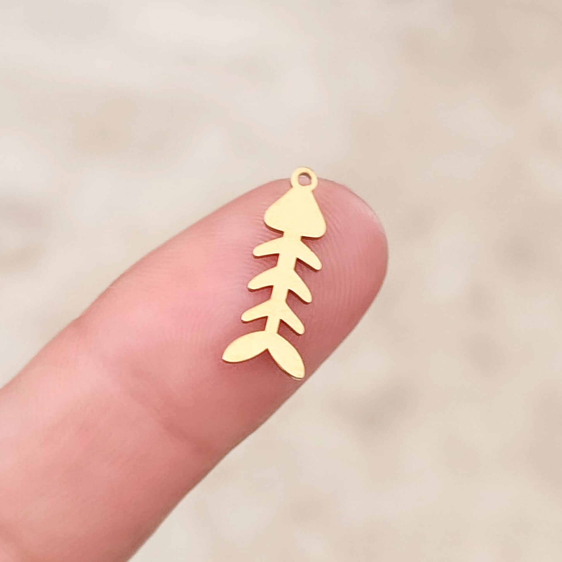 ÇLS-55 A Kalite Kaplama Altın Renk 316L Cerrahi Çelik Mini Balık Kılçık Sallantı