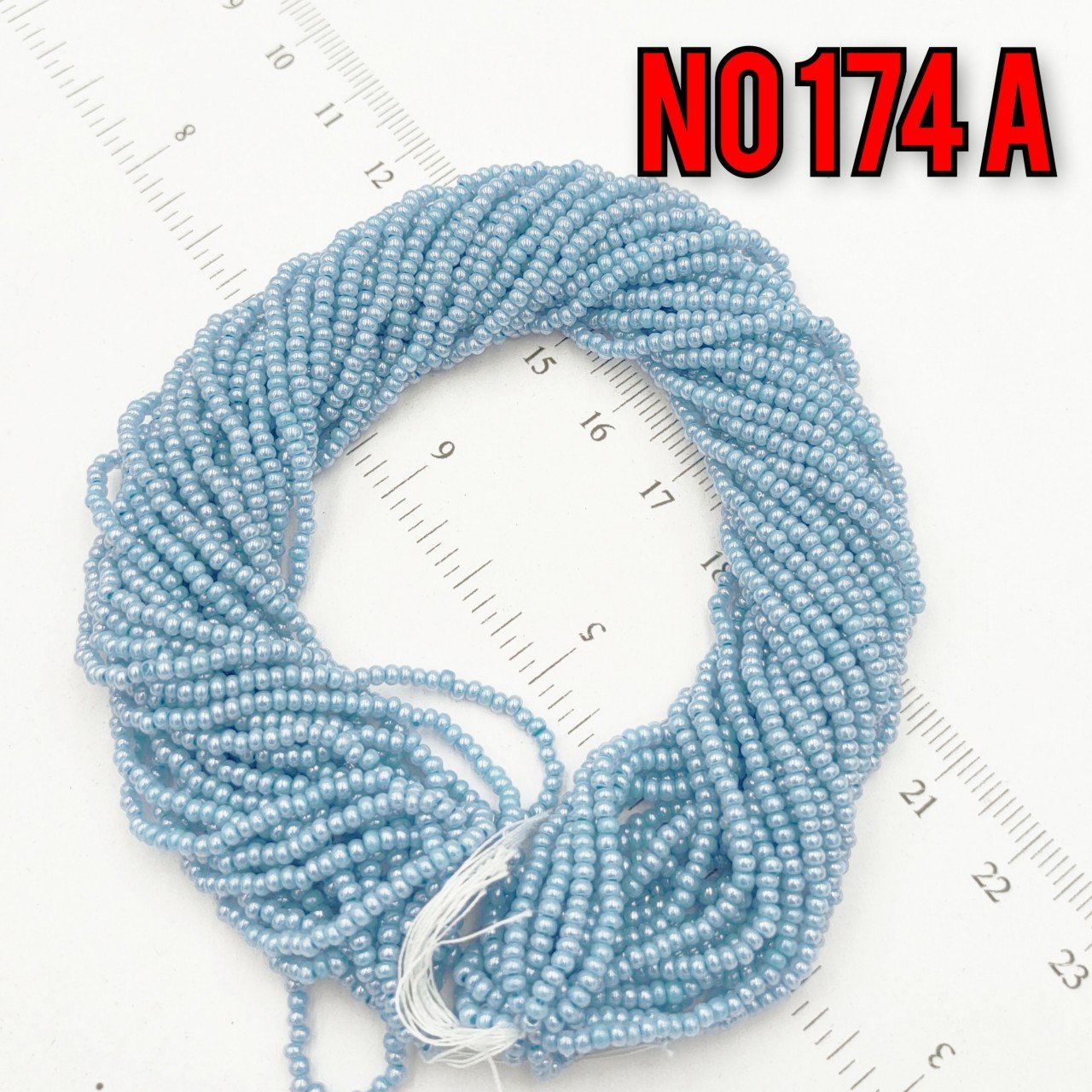 No: 174 A Parlak Açık Mavi Preciosa Dizi Kum Boncuk 11/0