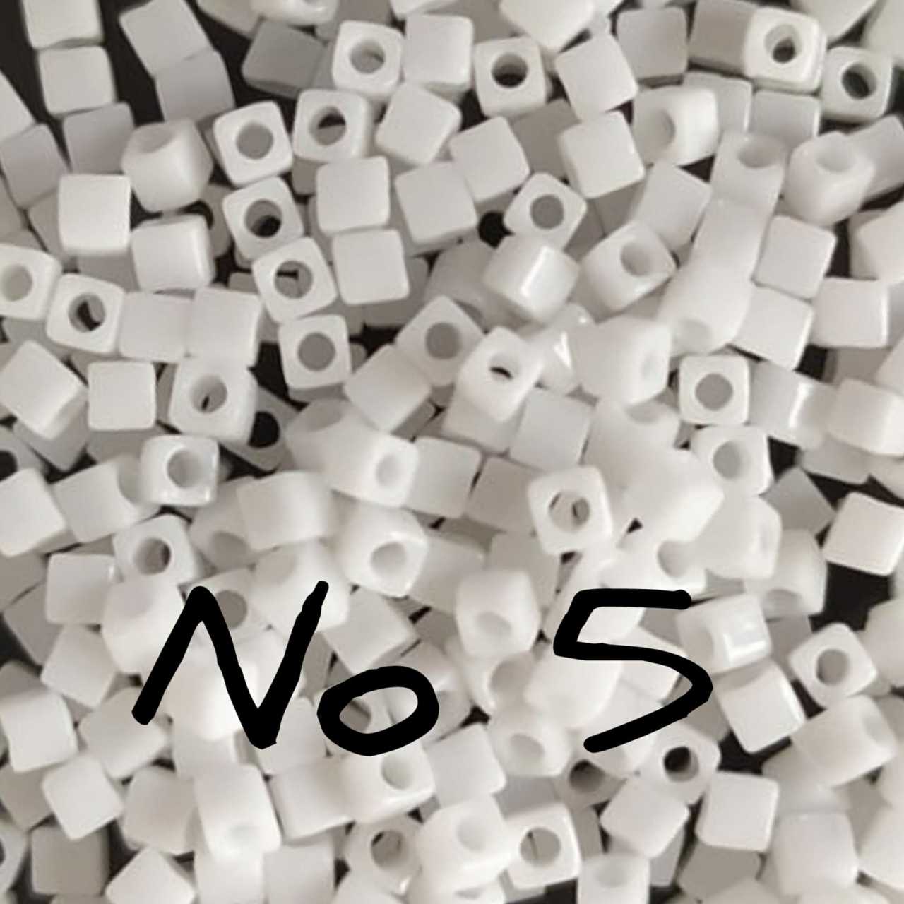 1.8 mm No:05 Miyuki Küp Boncuk , Miyuki Square Boncuk 5 gr Beyaz
