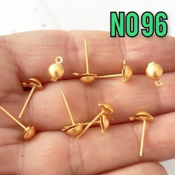 No : 96 24 Ayar Mat Altın Kaplama Yarım Top Çivi Küpe 5 mm