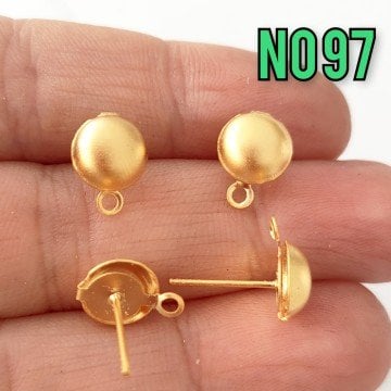 No : 97 24 Ayar Mat Altın Kaplama Yarım Top Çivi Küpe 8 mm