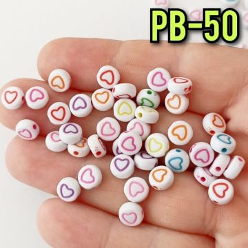 Pb-50 Beyaz Üzeri Karışık Renk Çizimli Kalp Plastik Yassı Boncuk 7 mm