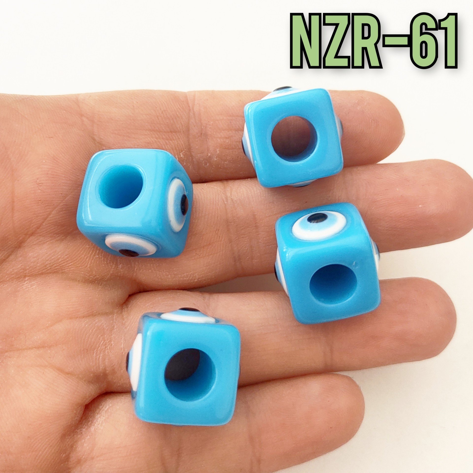 NZR-61 Büyük Boy Küp Akrilik Nazar Boncuğu Mavi