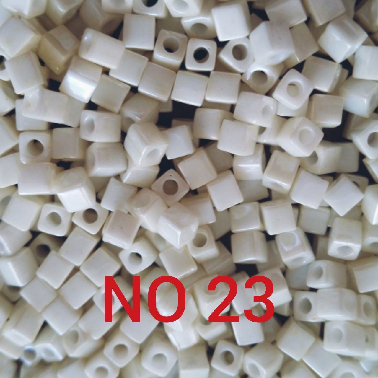 Miyuki 3 mm Küp Boncuk No:23 Parlak Krem 5 gr
