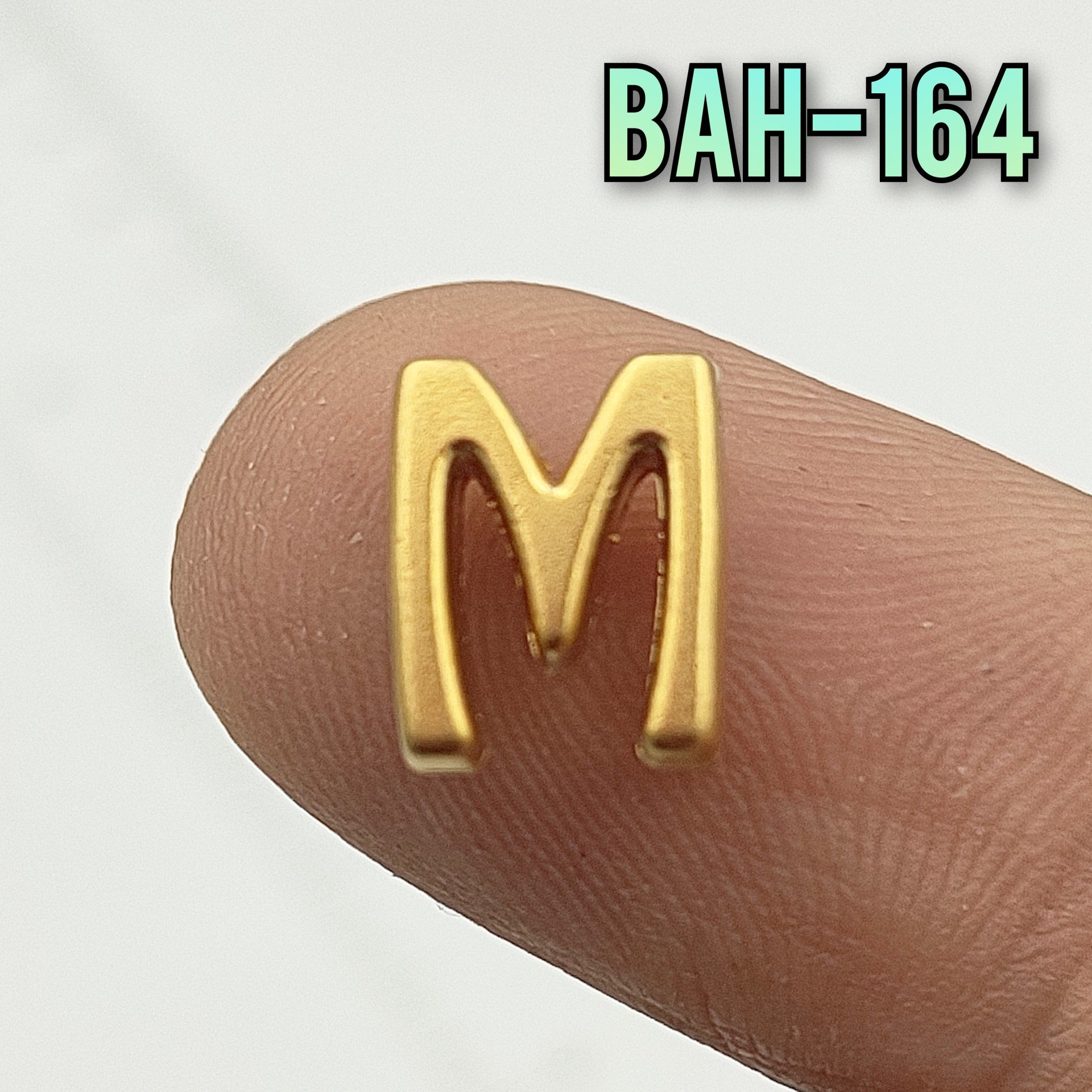 BAH-164 24 Ayar Mat Altın Kaplama M Harfi Boncuk