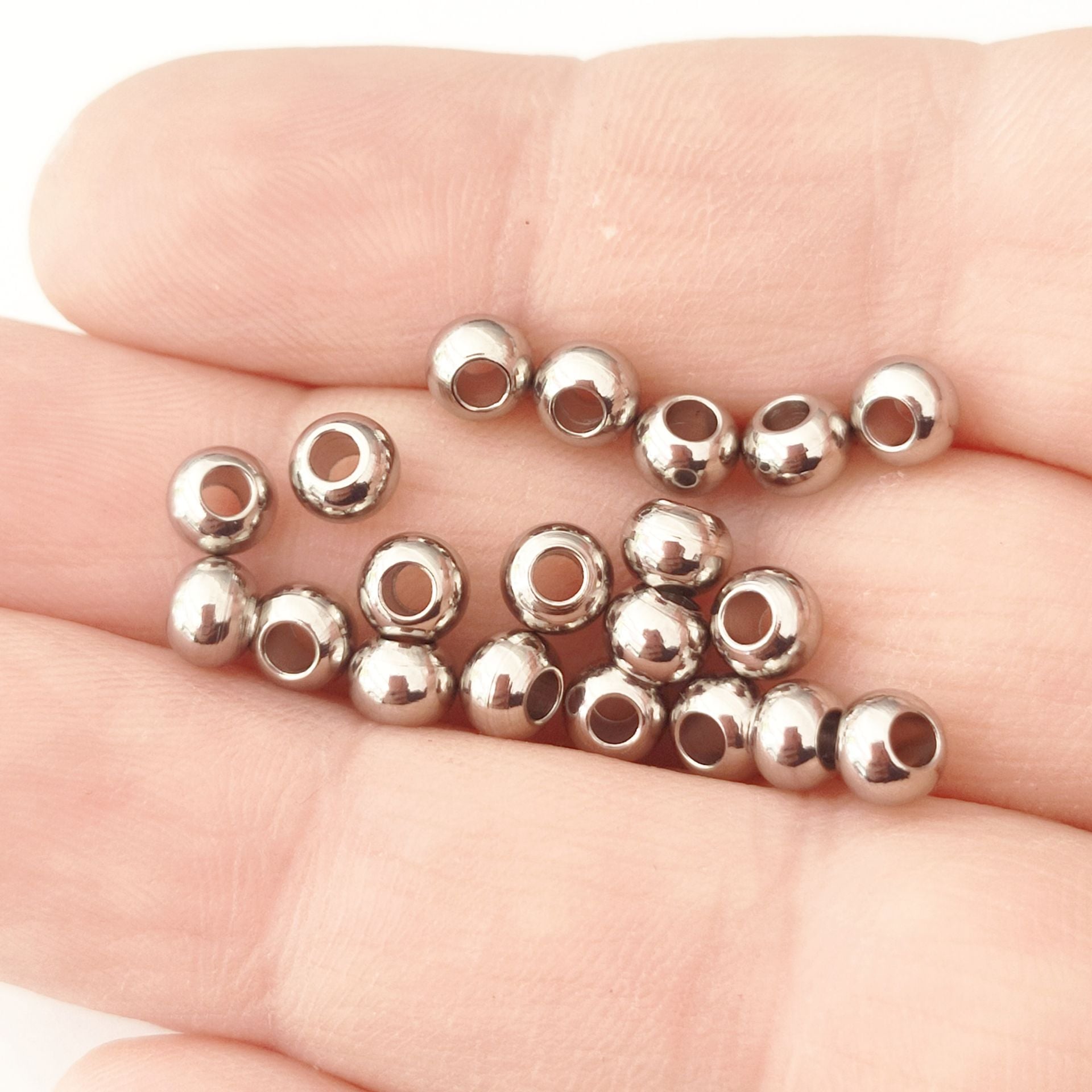 ÇLB-20 A Kalite Geniş Delik Gümüş Renk 316L Cerrahi Çelik Top Boncuk 5 mm