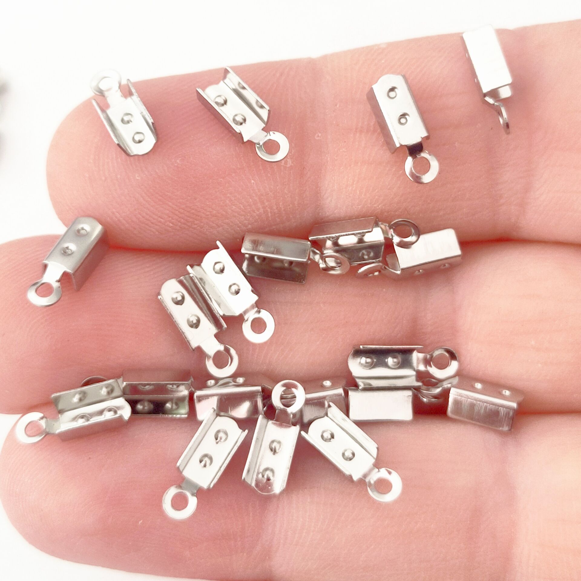 ÇLA-60 A Kalite Gümüş Renk 316L Çelik Deri Kapama 2.5 mm