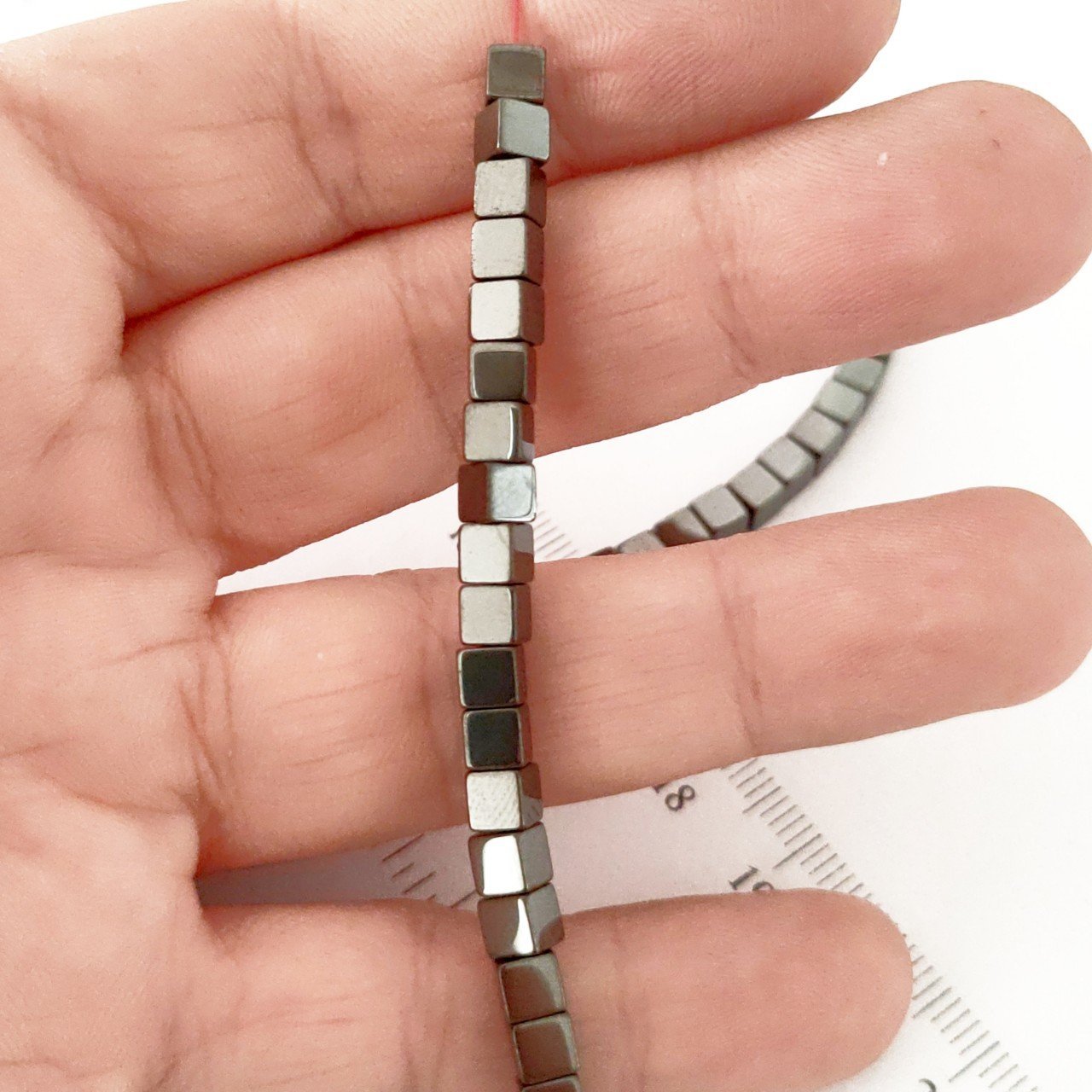 DT-183 Orijinal Renk Küp Hematit 4 mm