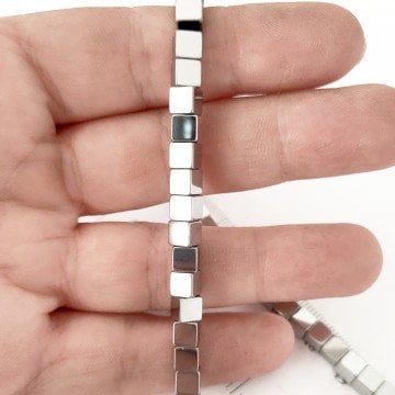 DT-187 Gümüş Renk Küp Hematit 5 mm