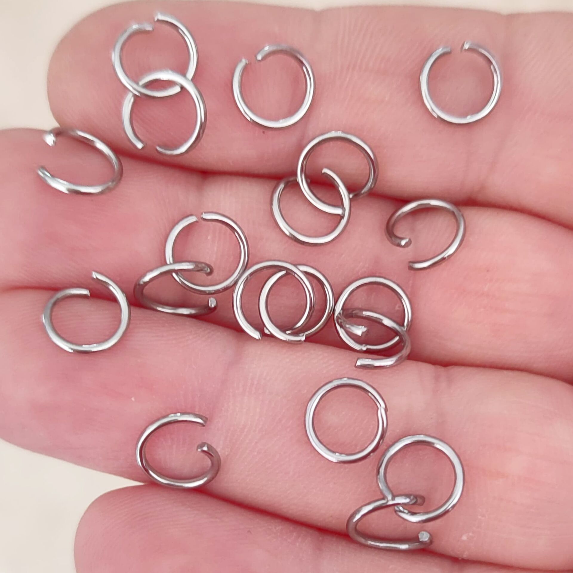 ÇLH-16 A Kalite Gümüş Renk 316L Cerrahi Çelik Halka 8*1 mm (büyük)