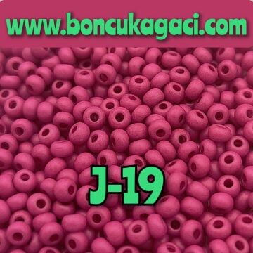J-19 Siklamen Pembe Preciosa Jabloneks Kum Boncuk 8/0 (3mm)