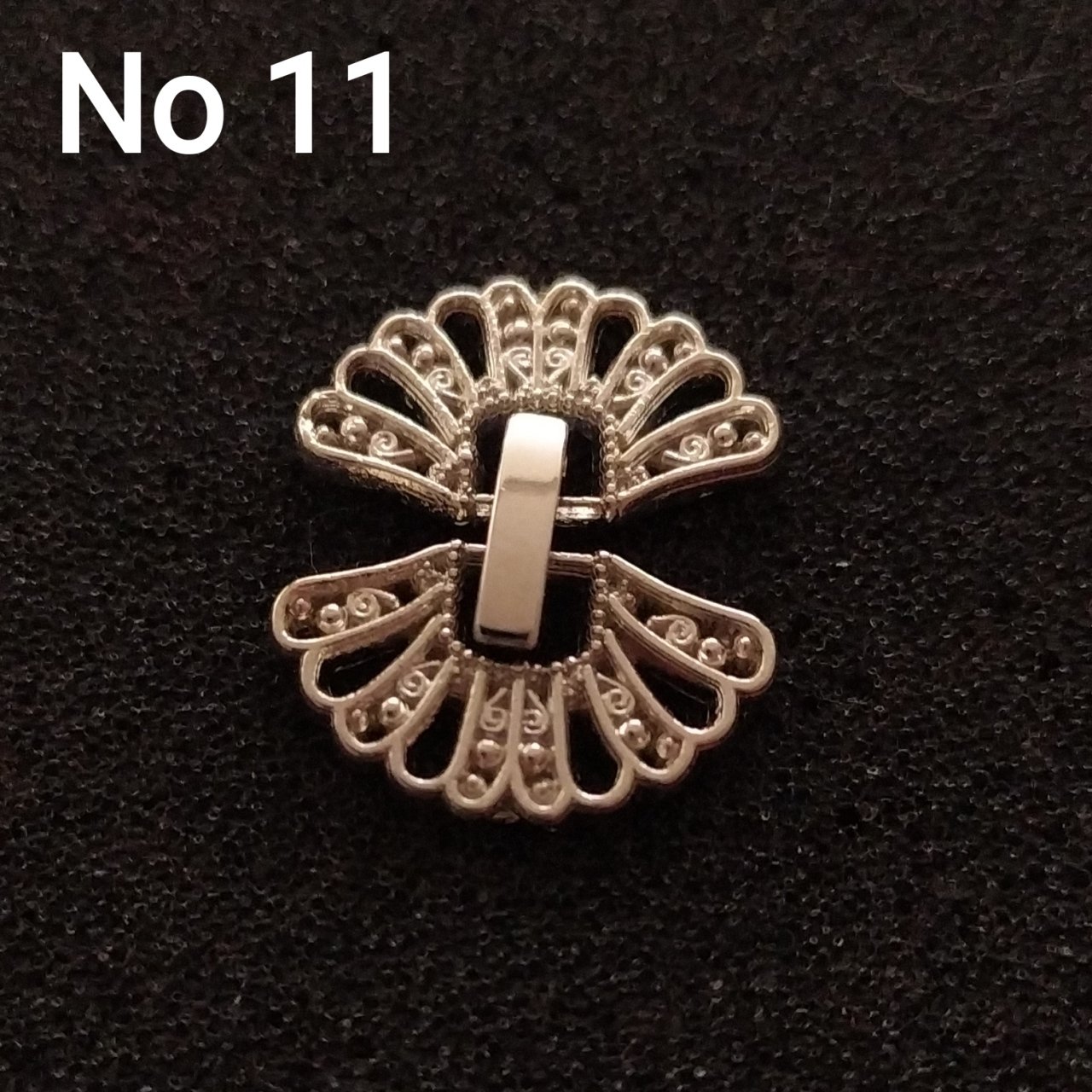 No : 11 Kelebek Kapama gümüş renk 20 mm