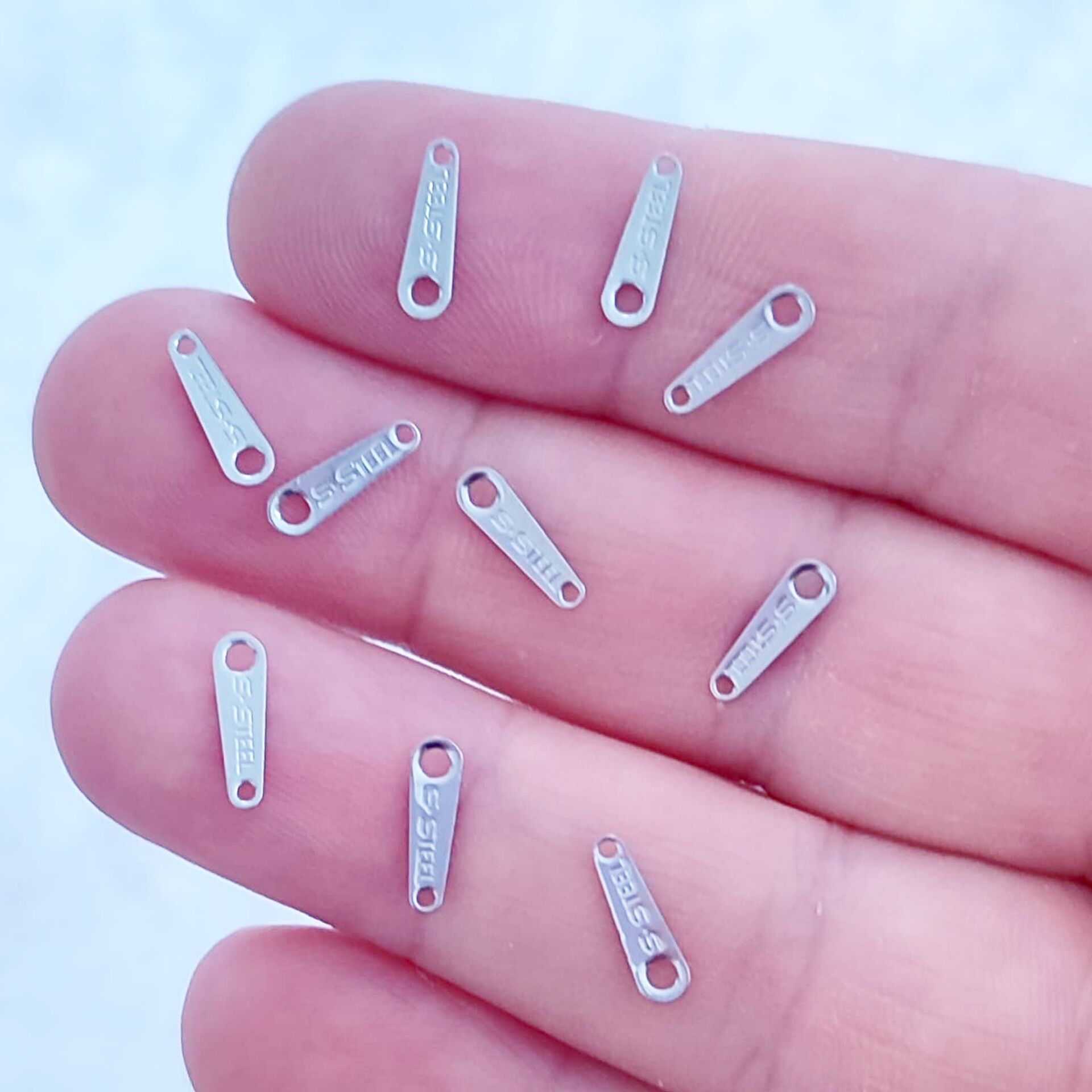 ÇLA-75 A Kalite Gümüş Renk 316L Cerrahi Çelik S.Steel Yazılı Uzatma Sallantısı