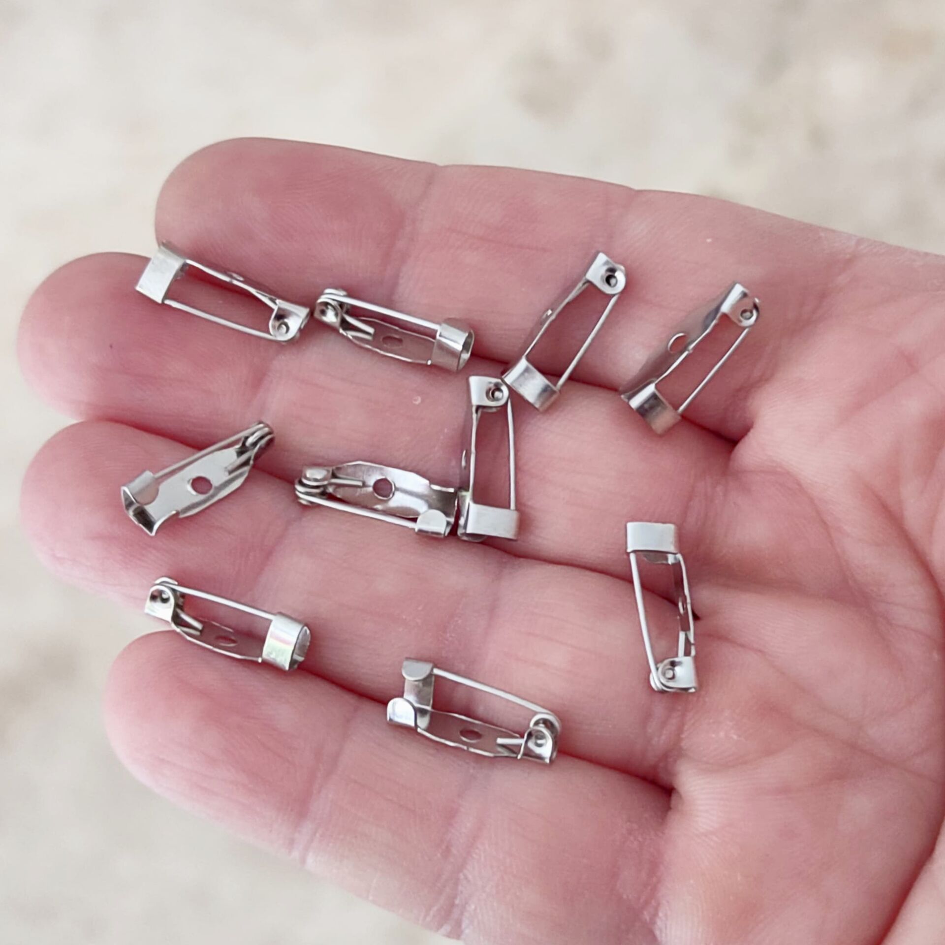 BRŞ-13 Gümüş Renk Broş İğnesi 1.5 cm