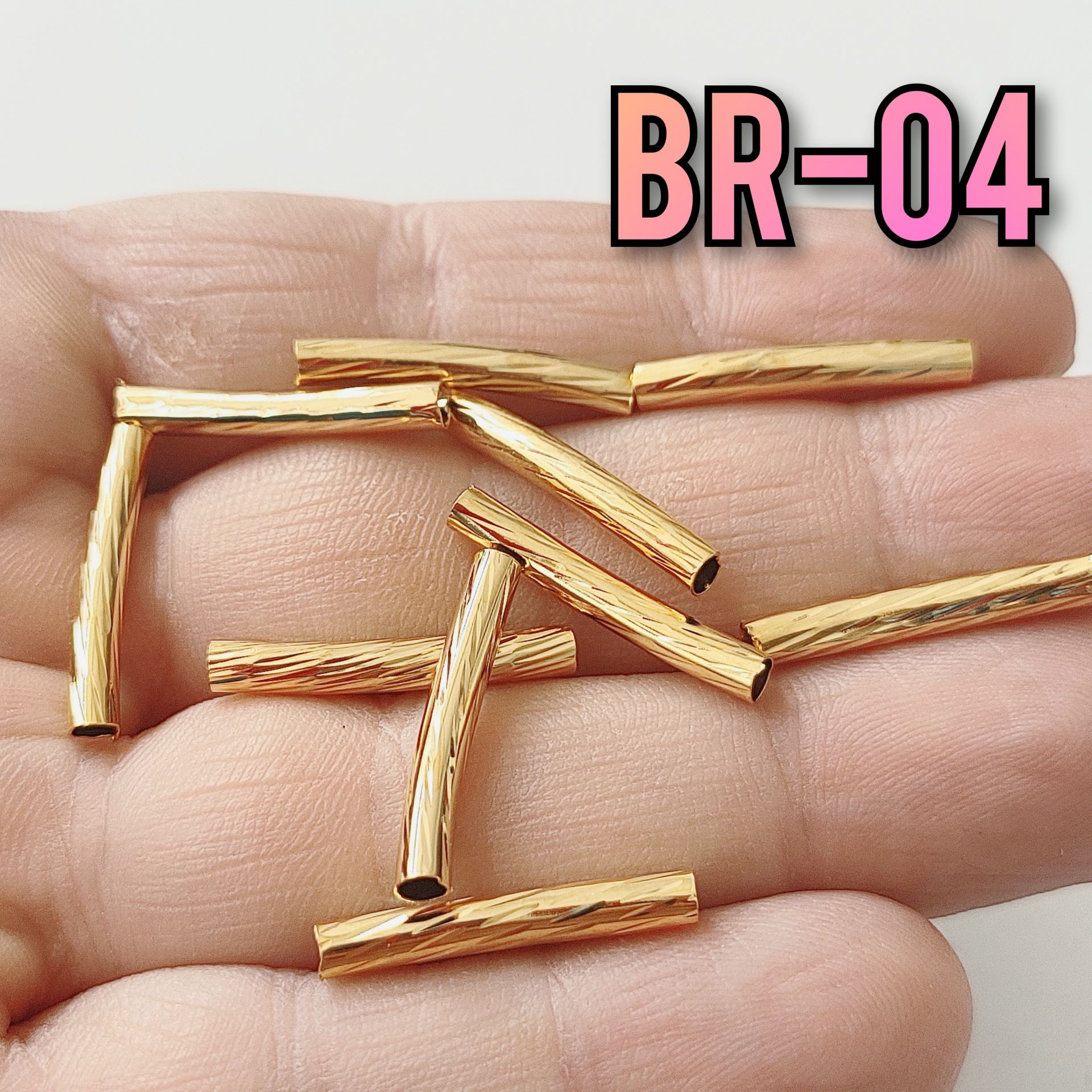 BR-04 24 Ayar Altın Kaplama Pirinç Lazer Kesim Dorika Eğri Boru Boncuk 20 x 3 mm