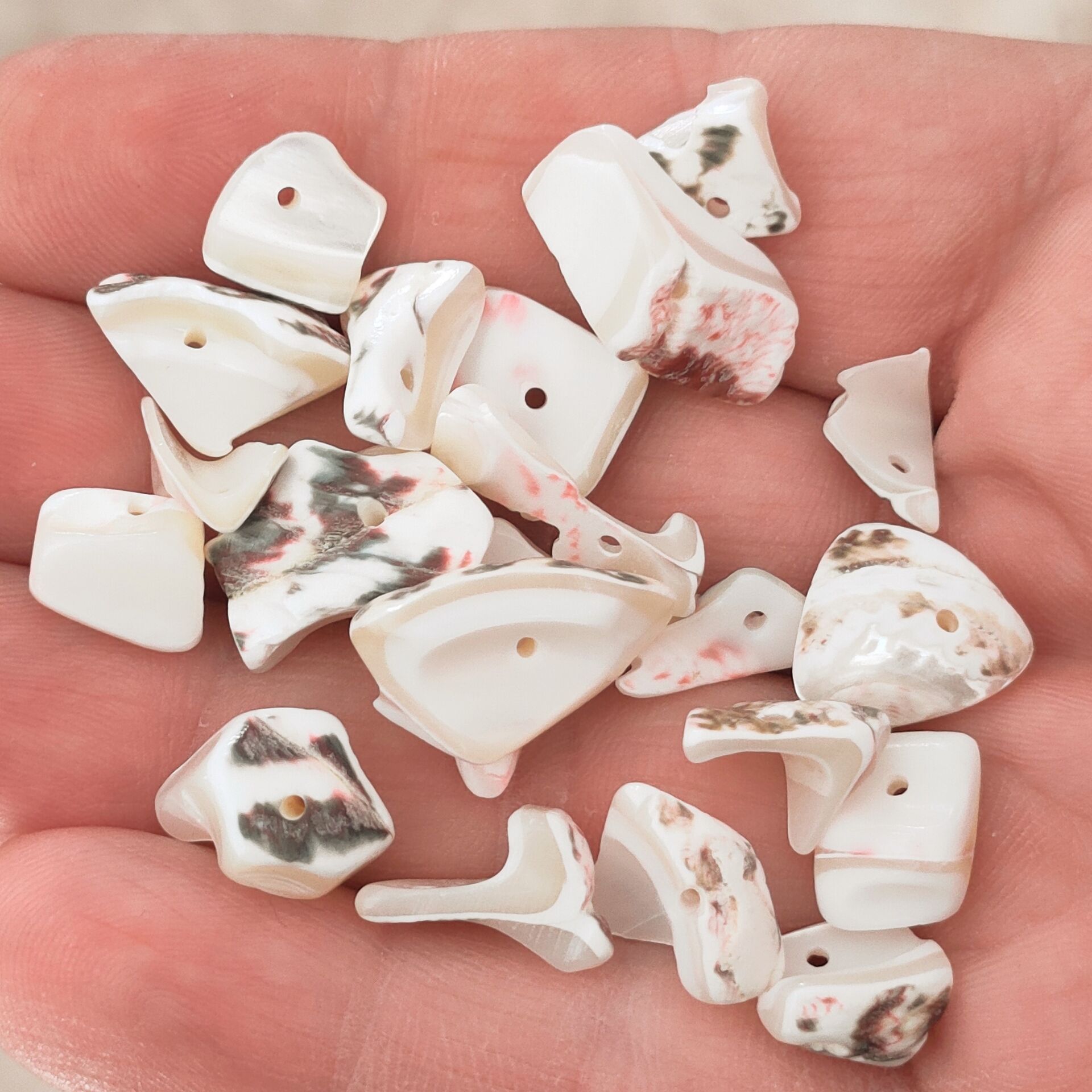 DKB-008 Kırık Deniz Kabuğu Boncuk