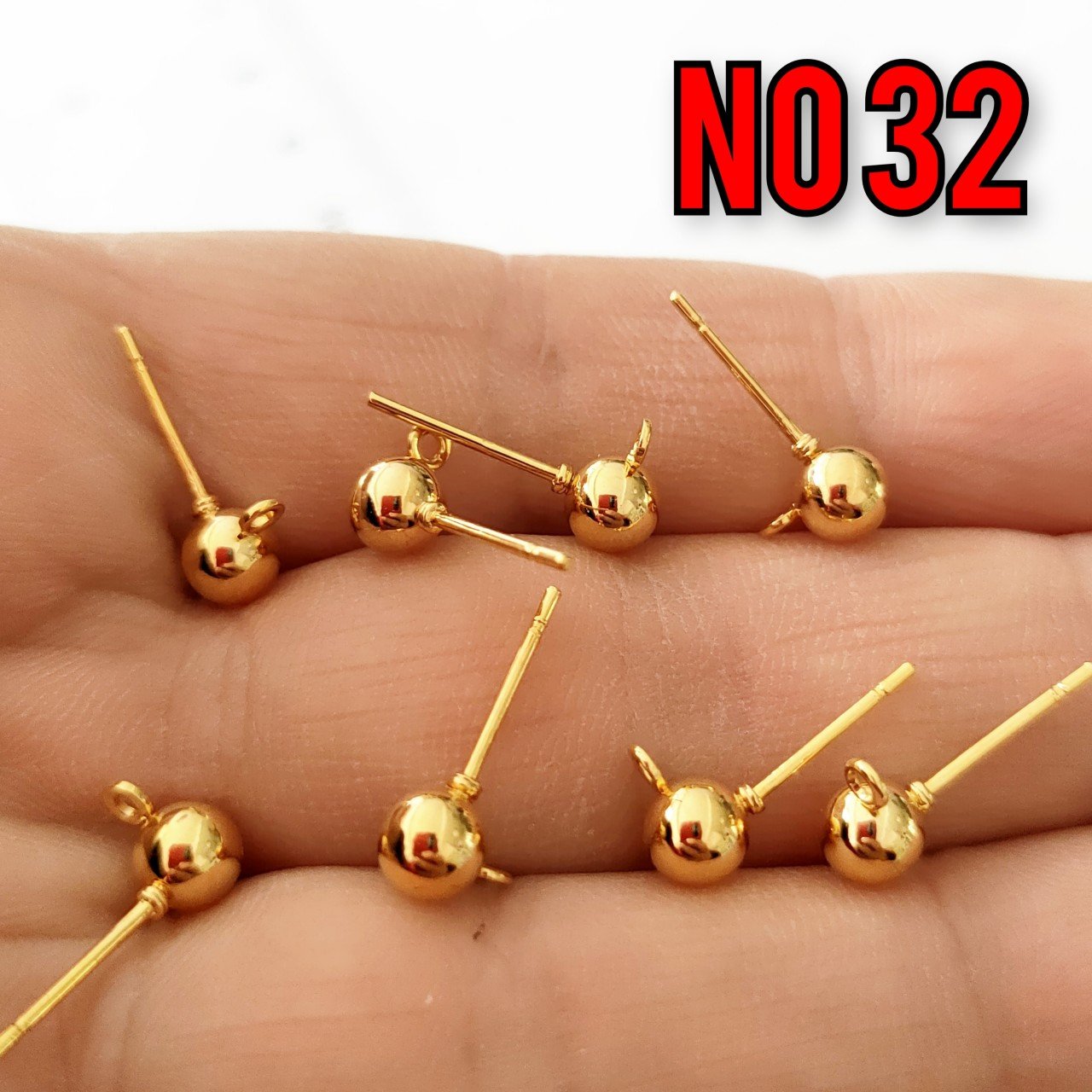 No : 32 24 Ayar Altın Kaplama Top Çivi Küpe