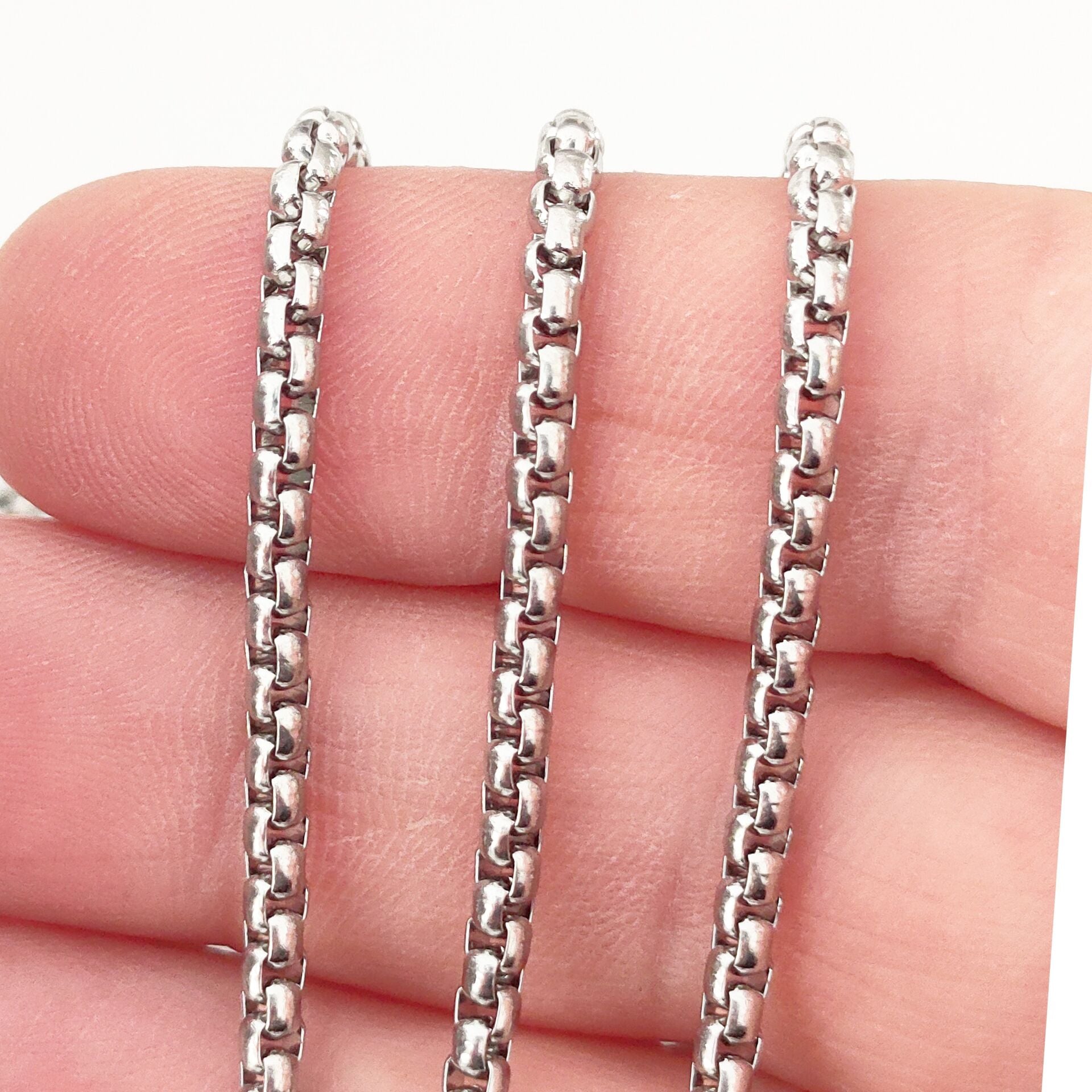 ÇLZ-61 A Kalite Gümüş Renk 316L Cerrahi Çelik Box Zincir 2.8 mm