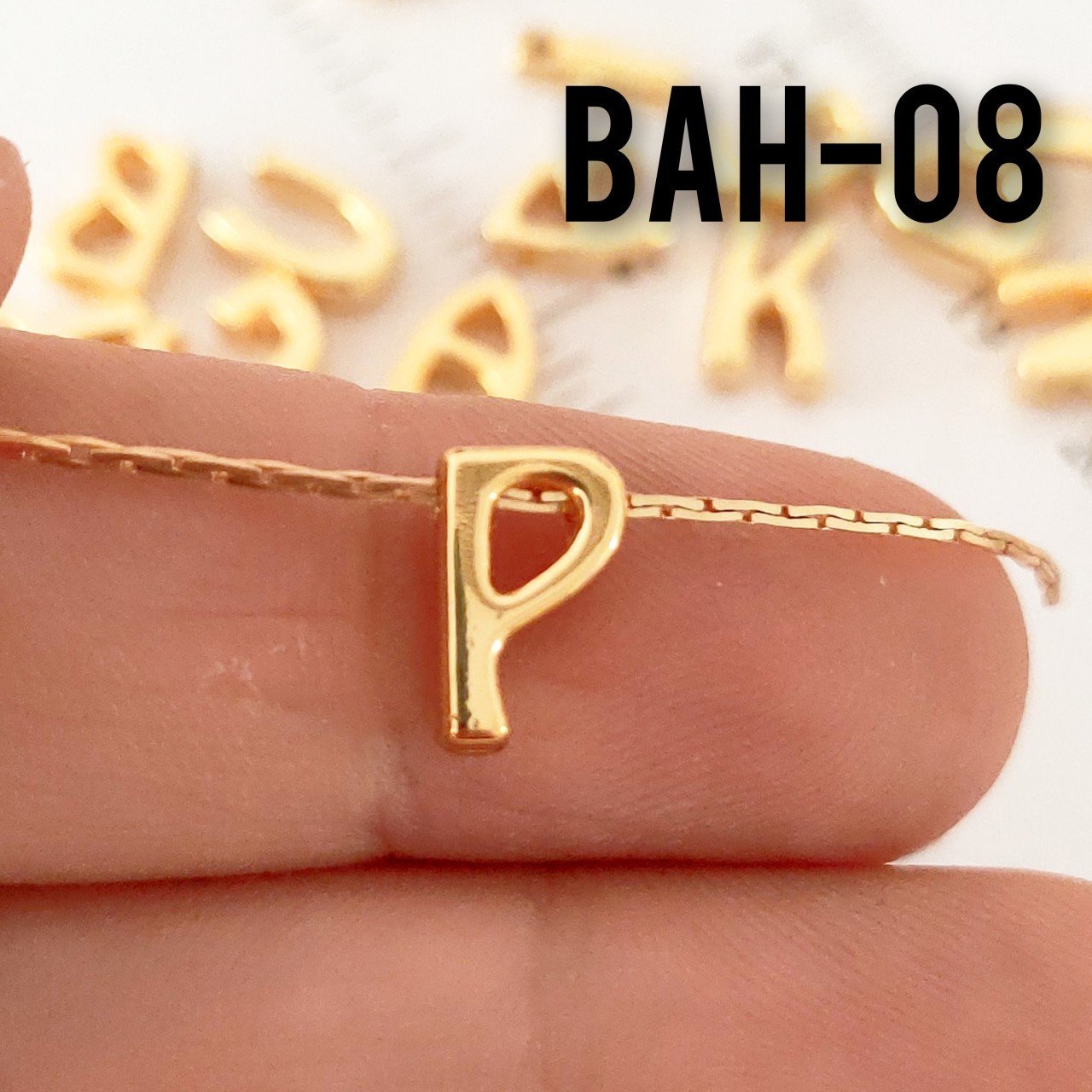 BAH-08 LAK Altın Kaplama P Harfi Boncuk