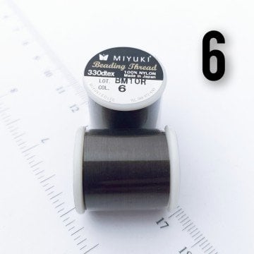 Miyuki Boncuk İpi - 50 metre - No:06 Koyu Kahve (Yüksek Dayanıklı İnce Takı İpi)