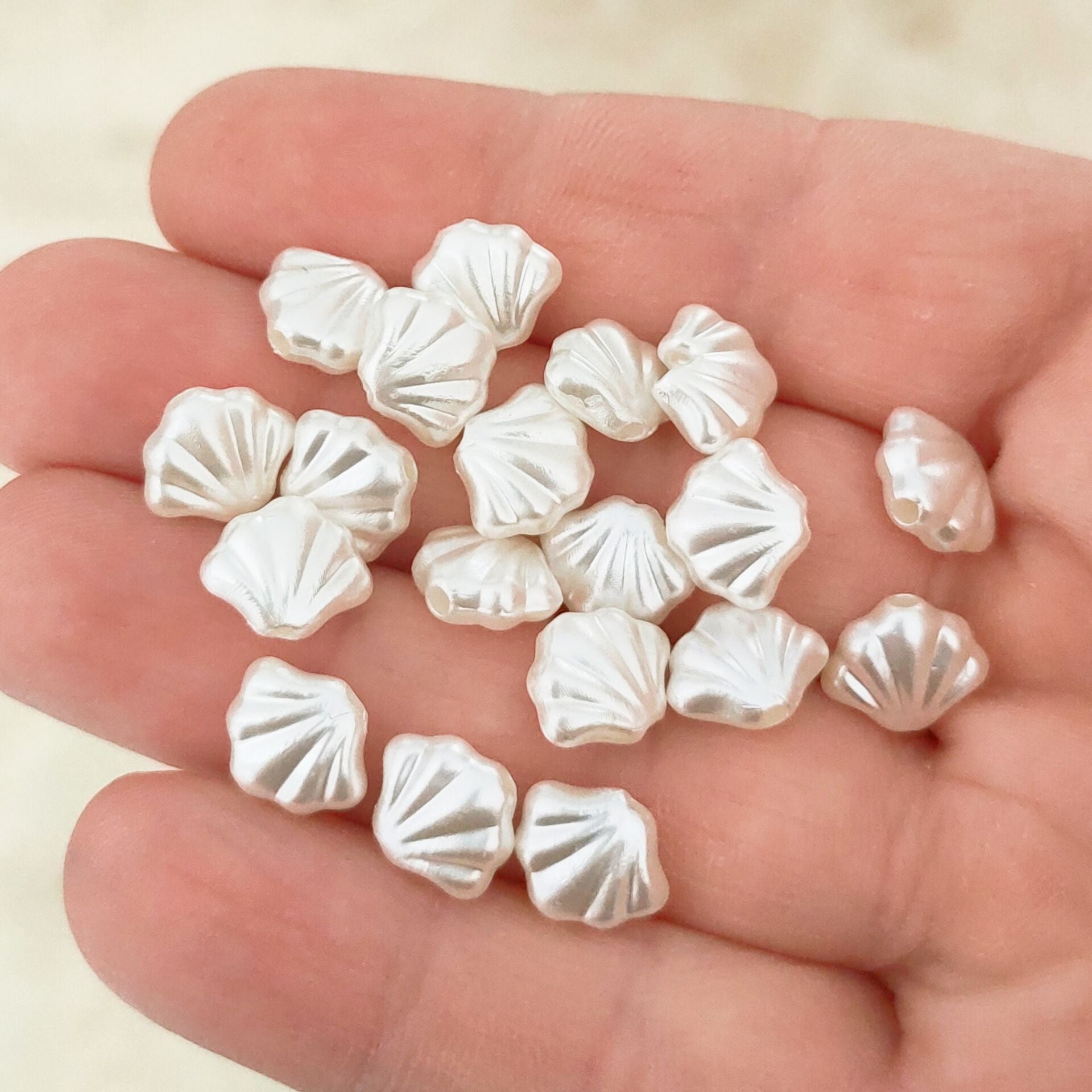 İNC-35 Krem Renk İstiridye Plastik İnci 10.5*9 mm