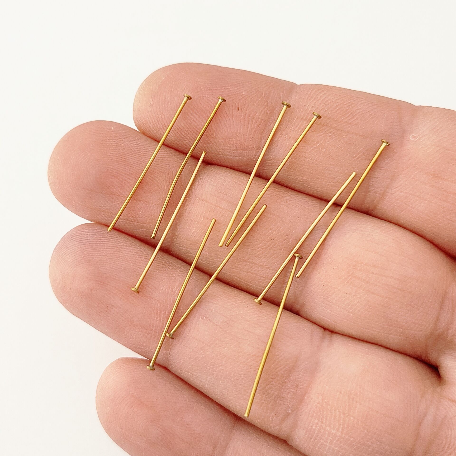 ÇLA-087 A Kalite Kaplama Altın Renk 316L Cerrahi Çelik Düz Başlı Takı Çivisi 25 mm
