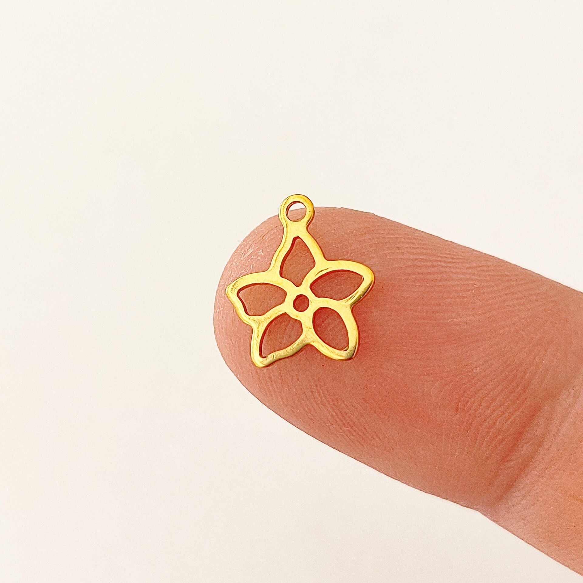 ÇLS-71 A Kalite Kaplama Altın Renk 316L Cerrahi Çelik Çiçek Pul Sallantı