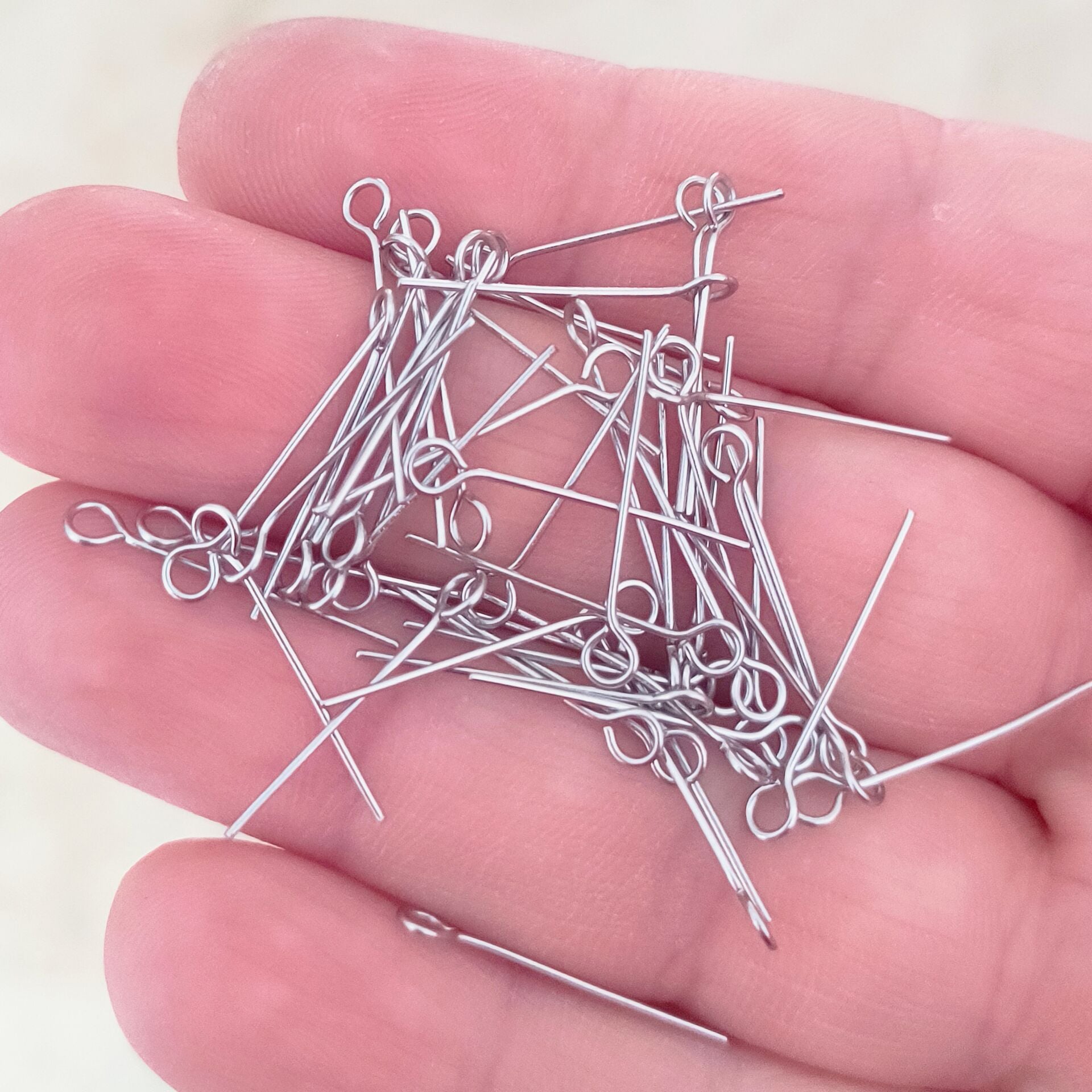 ÇLA-89 A Kalite Gümüş Renk 316L Cerrahi Çelik Halkalı Takı Çivisi 20 mm