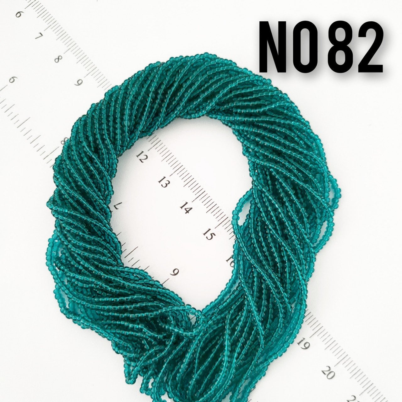 No: 082 Şeffaf Yeşil Preciosa Dizi Kum Boncuk 11/0