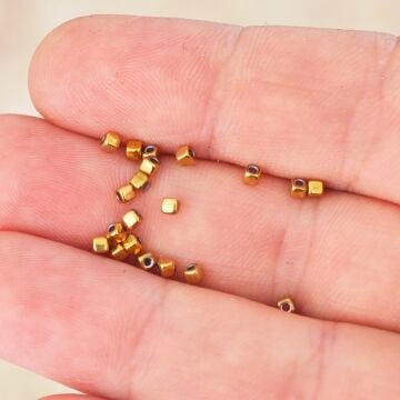 ÇLB-13 A Kalite Kaplama Altın Renk 316L Cerrahi Çelik Küp 2 mm (20 adet)