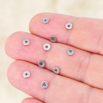 ÇLB-31 A Kalite Gümüş Renk 316L Çelik Pul Ara Boncuk 4 mm (10 adet)