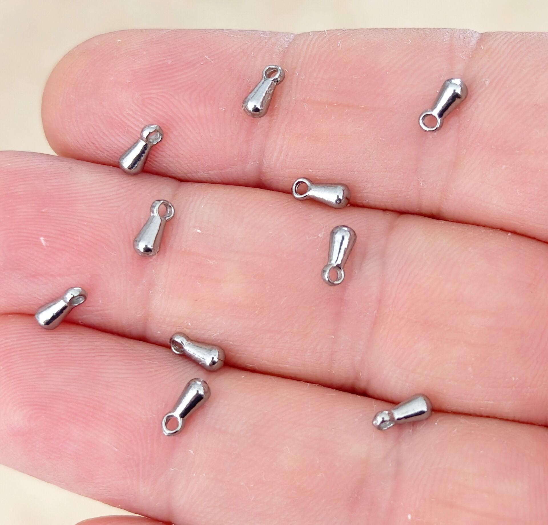 ÇLS-02 A Kalite Gümüş Renk 316L Cerrahi Çelik 6 mm Damla Sallantı 10 adet