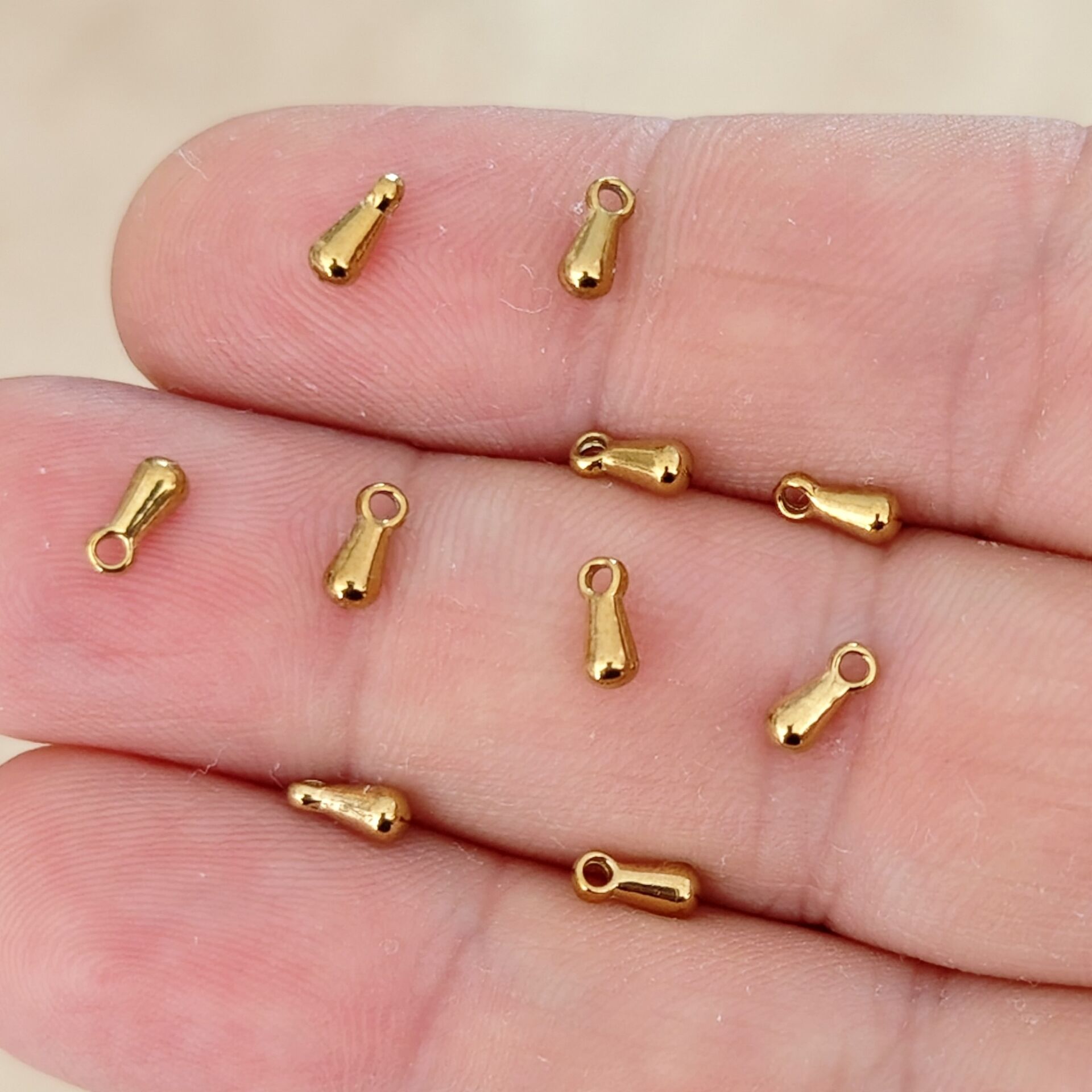 ÇLS-19 A Kalite Kaplama Altın Renk 316L Cerrahi Çelik 6 mm Damla Sallantı 10 adet