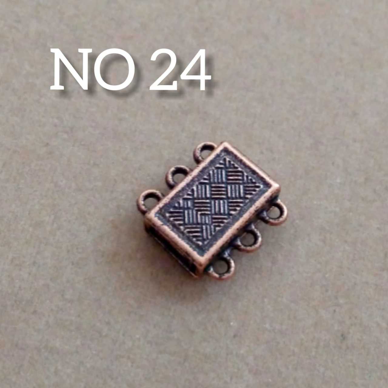 No: 24 - Üç Halkalı Bakır Renk Mıknatıs Kapama