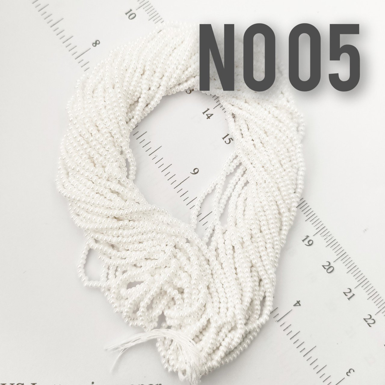 No: 005 Parlak Beyaz Preciosa Dizi Kum Boncuk 11/0