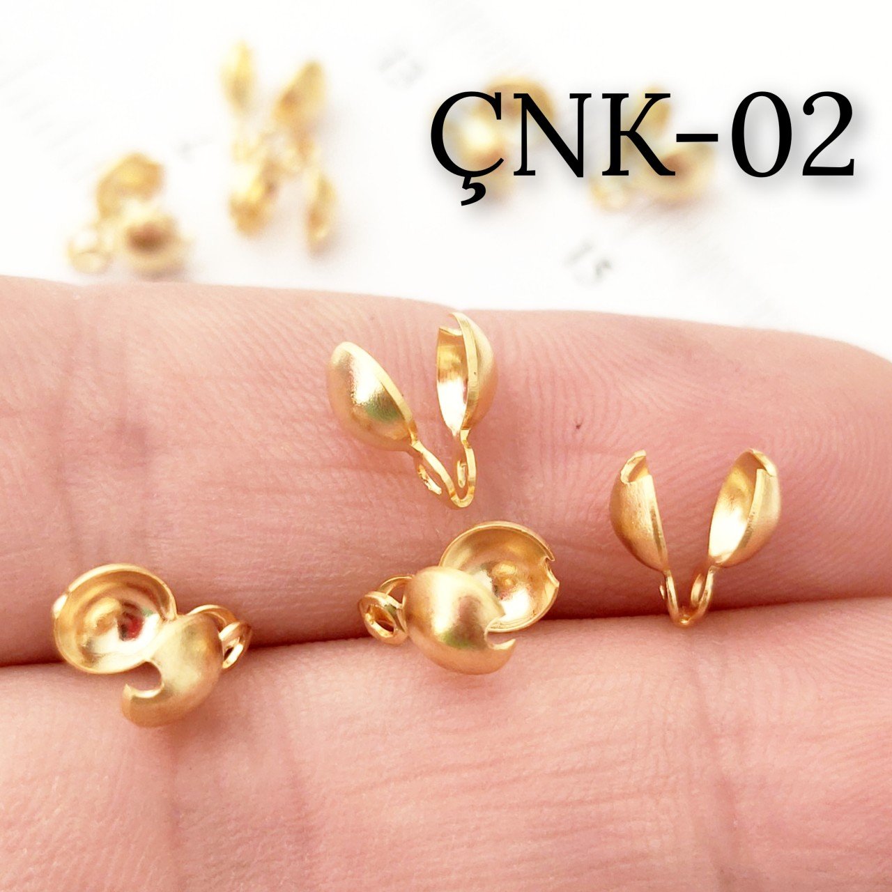 ÇNK-02 24 Ayar Mat Altın Kaplama Pirinç Çan Kapama