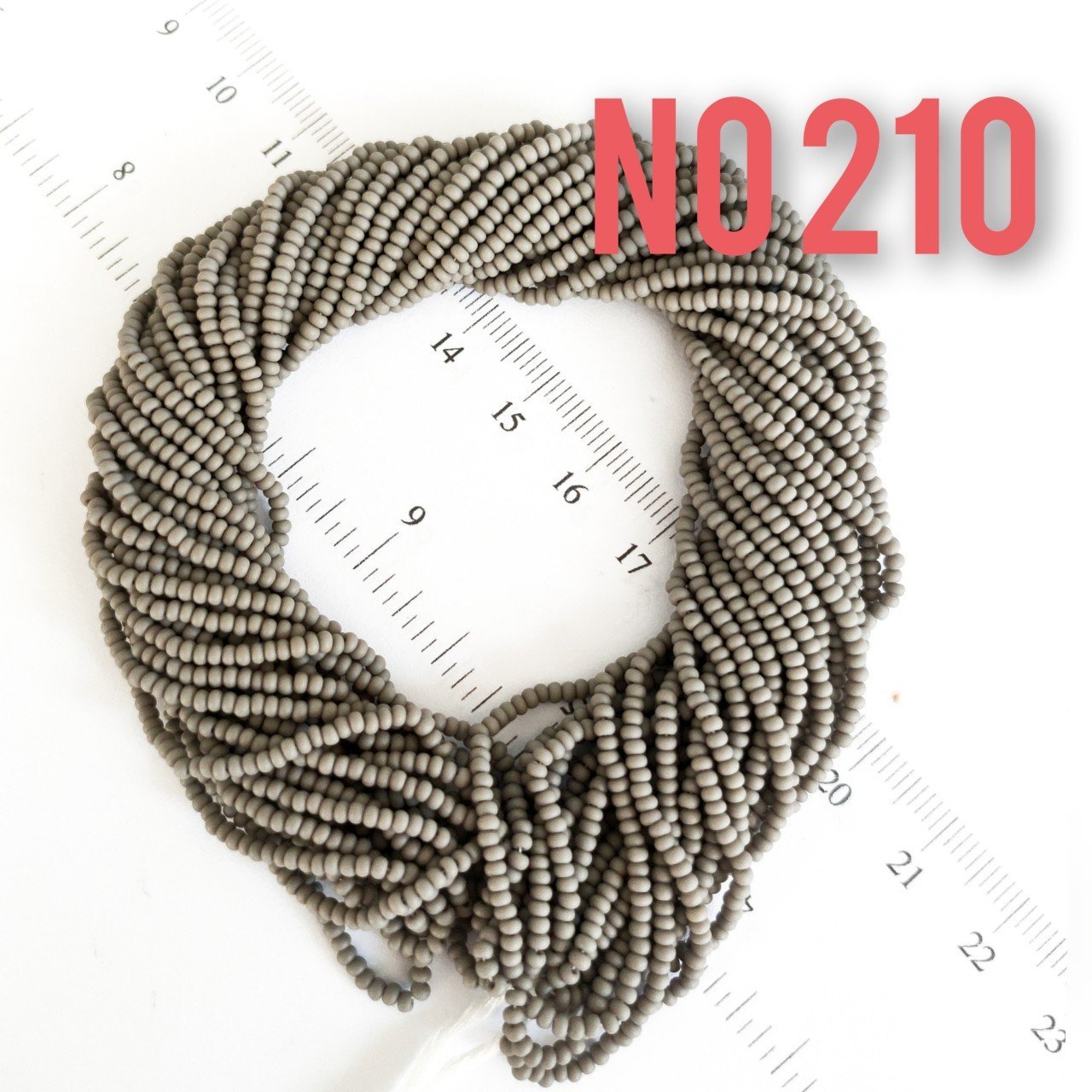 No: 210 Gri Tam Mat  Preciosa Dizi Kum Boncuk 11/0