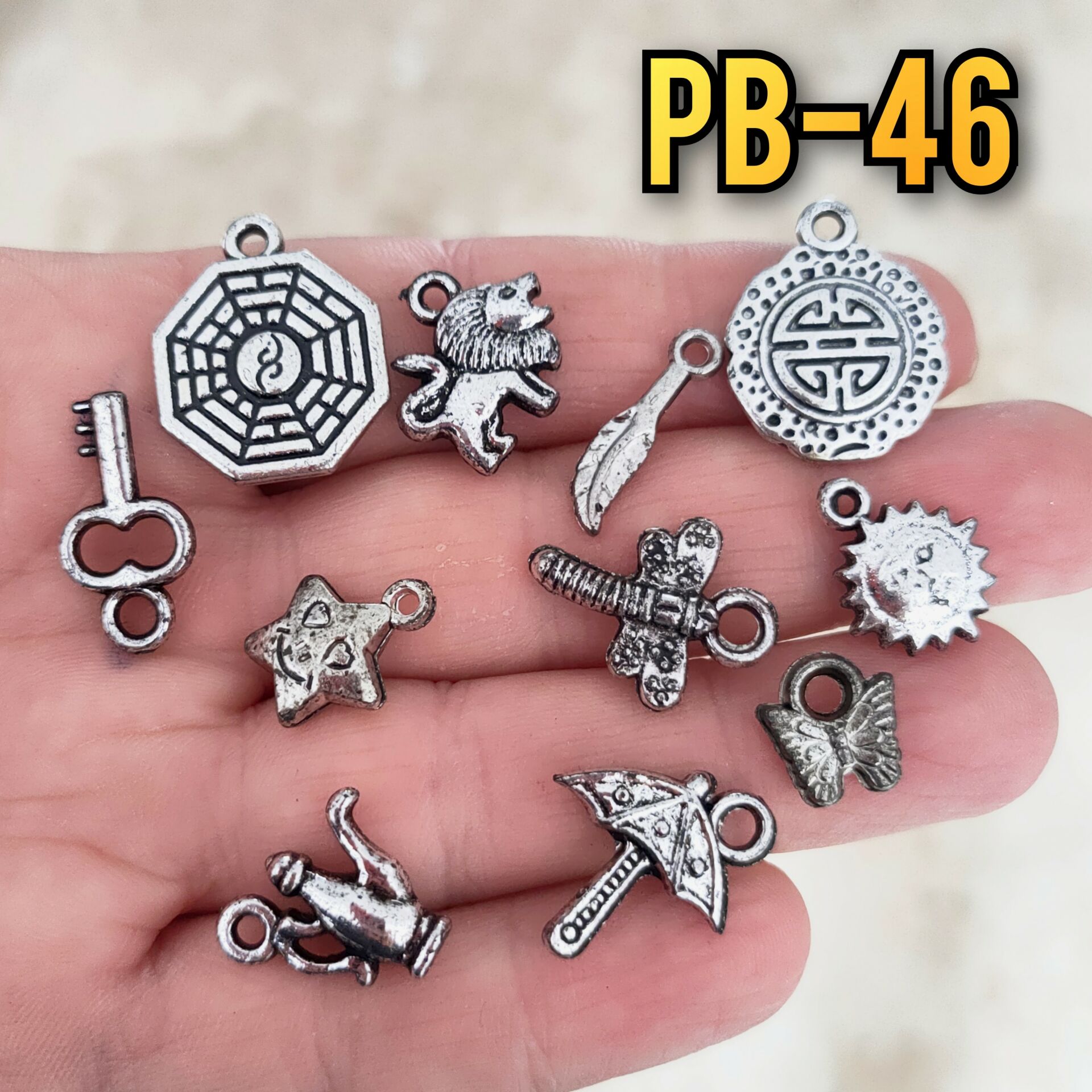 Pb-46 Antik Gümüş Renk Karışık Figür Plastik Sallantı
