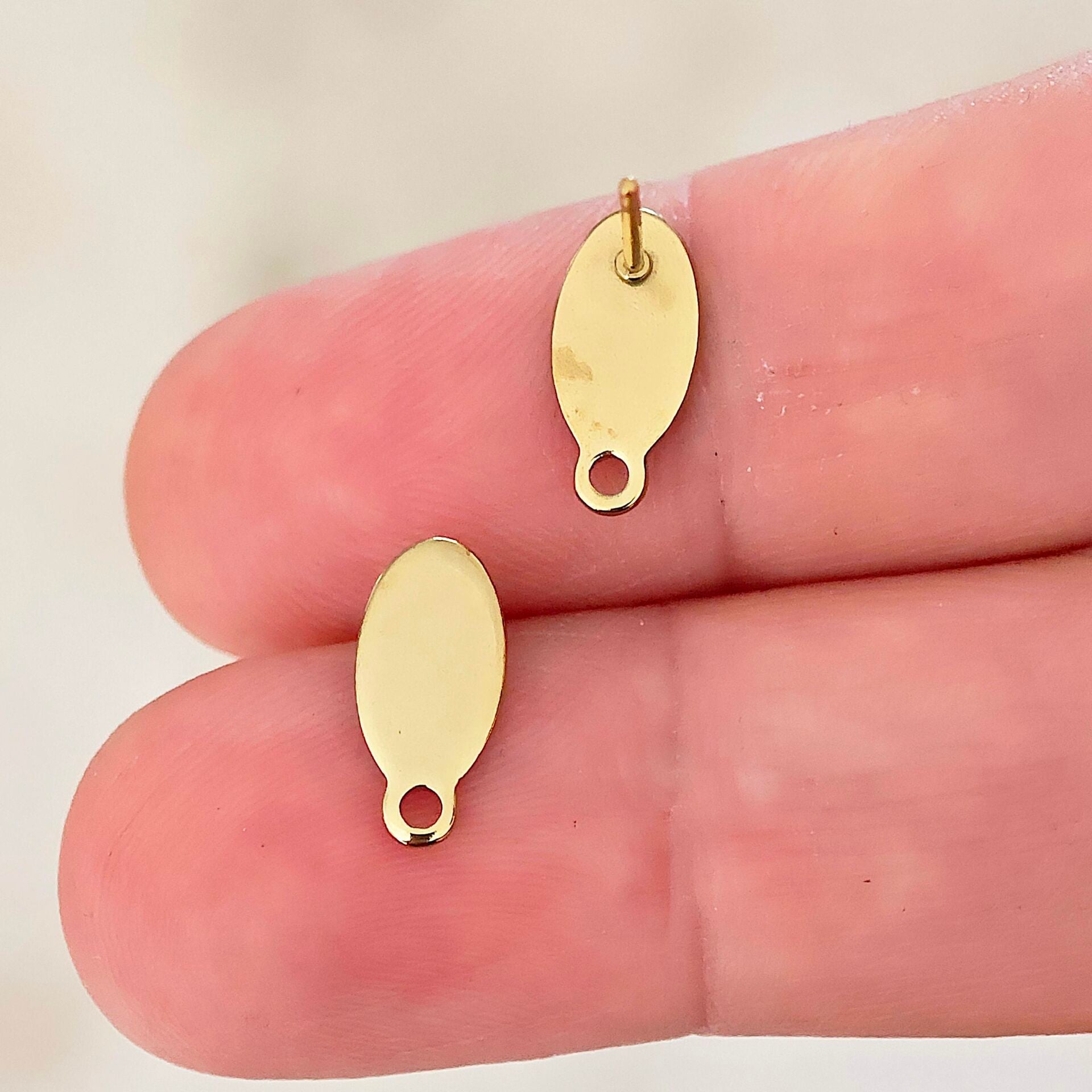 ÇLK-109 A Kalite Kaplama Altın Renk 316L Cerrahi Çelik Oval Küpe Çivisi 12*6 mm