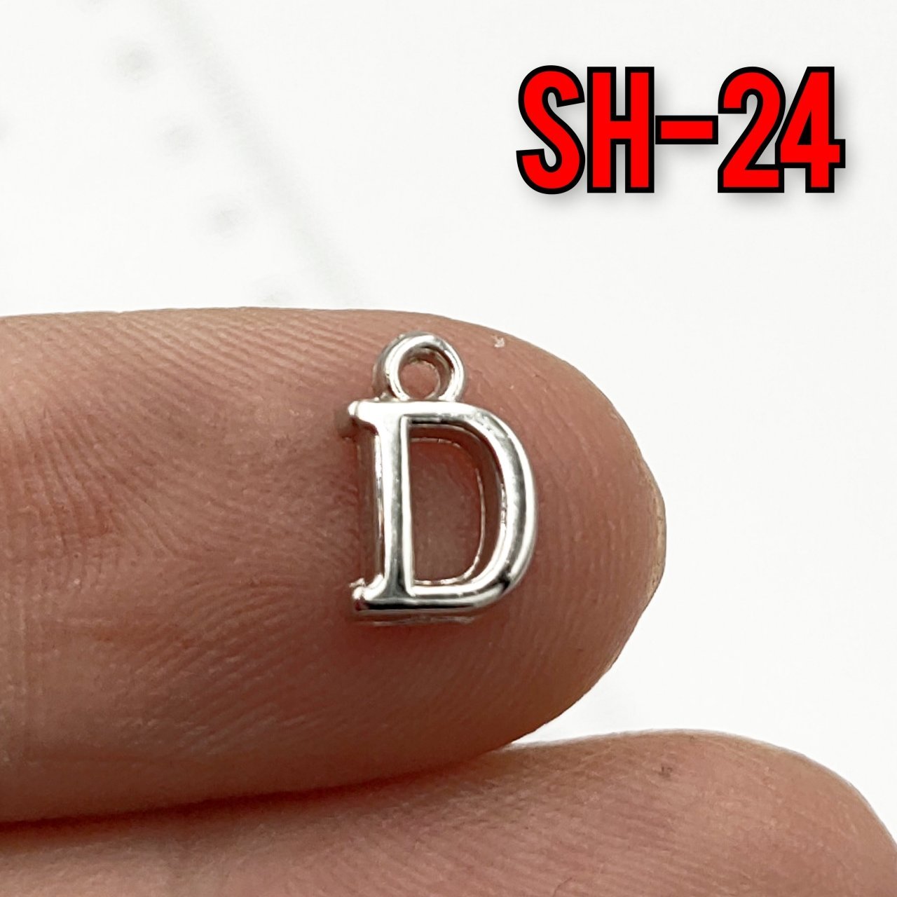SH-24 Rodyum Kaplama D Harf Sallantı
