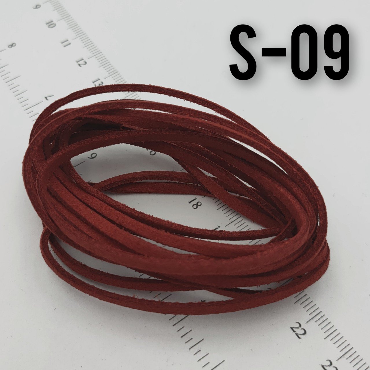 S09 Koyu Kırmızı Süet ip