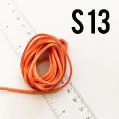 S13 Koyu Yavruağzı Süet ip