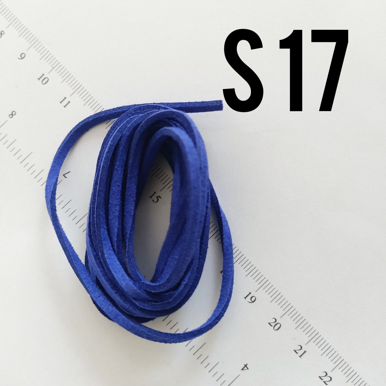 S17 Saks Mavi Süet ip