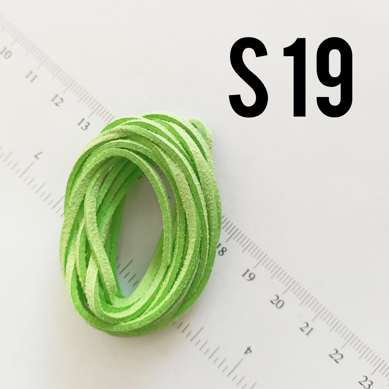 S19 Açık Yeşil Süet ip