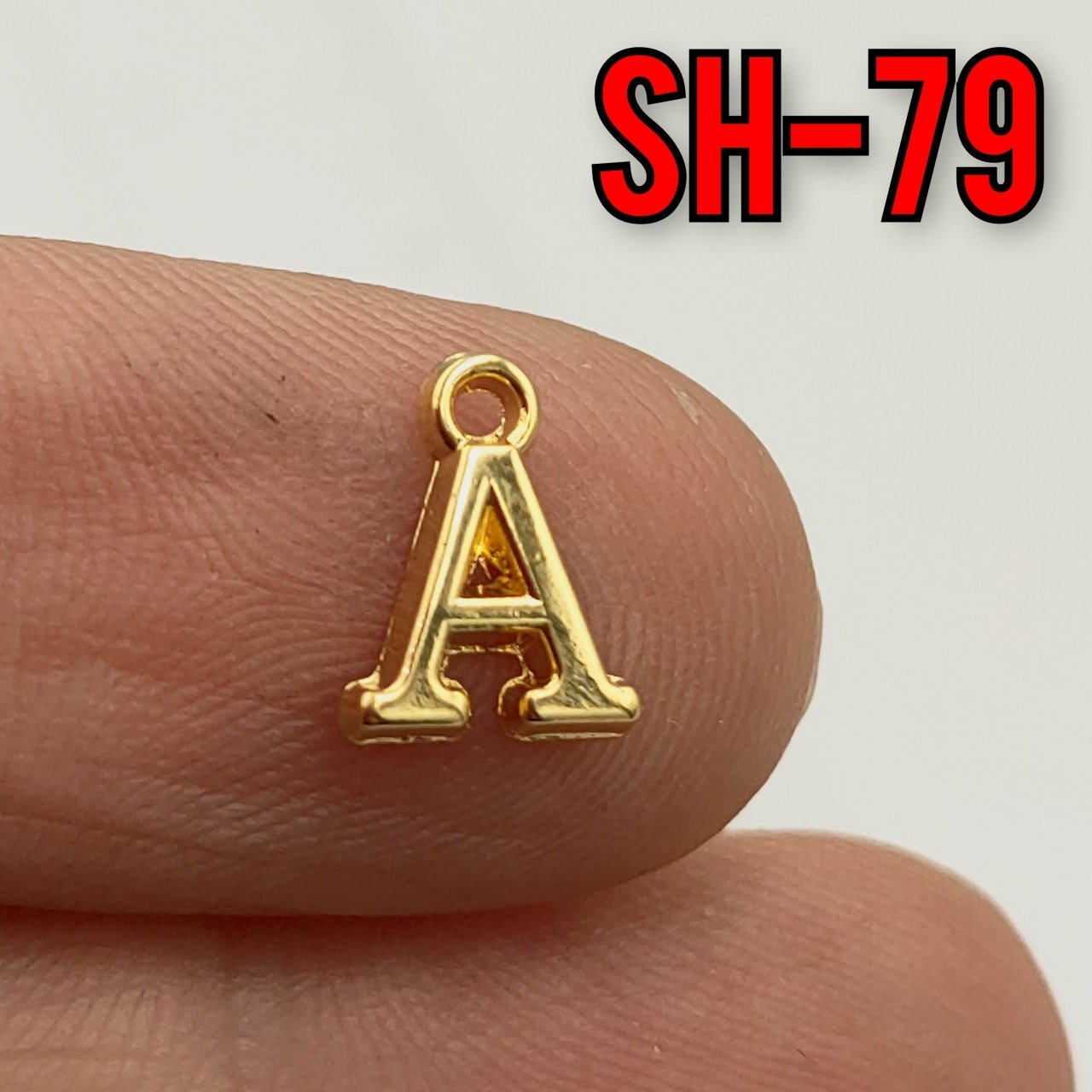 SH-79 24 Ayar Altın Kaplama A Harf Sallantı