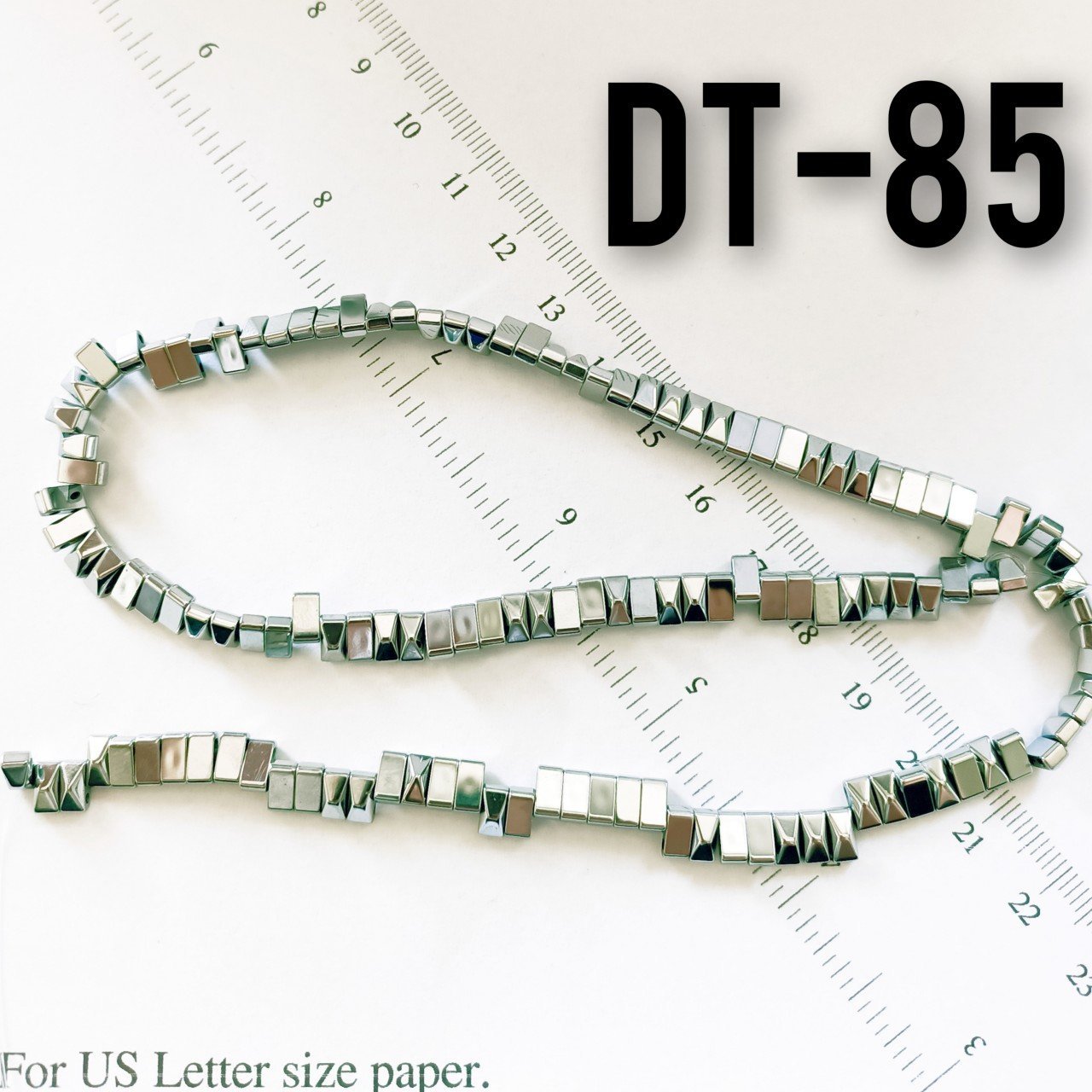 DT-085 Piramit Half Tila Kesim Gümüş Renk Hematit 6 x 3 mm